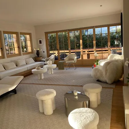 Luxury Modern Chalet In 度假居