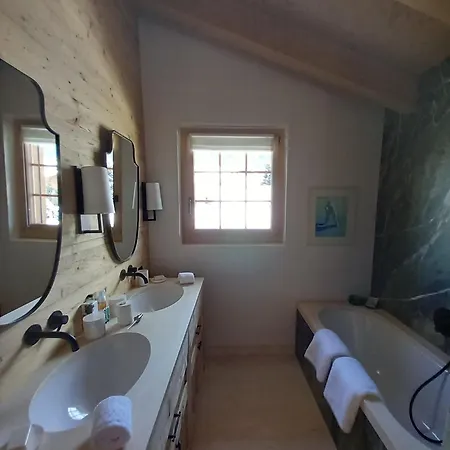 Luxury Modern Chalet In 度假居 *