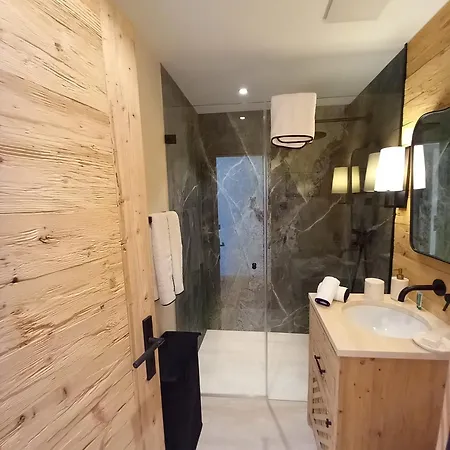 度假居 Luxury Modern Chalet In